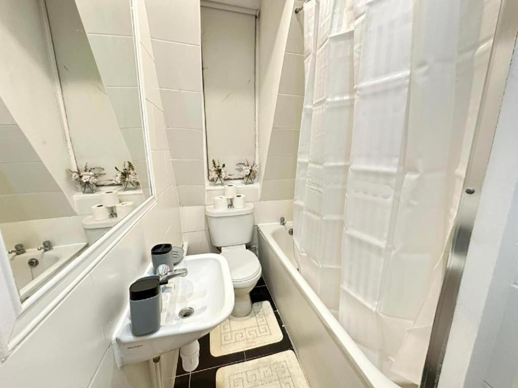 Three Bedroom Near Eye Appartamento Londra