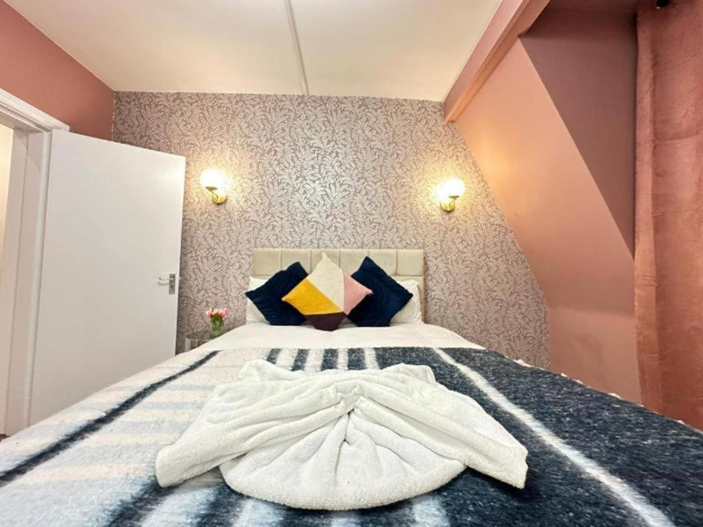 Three Bedroom Near Eye Londra